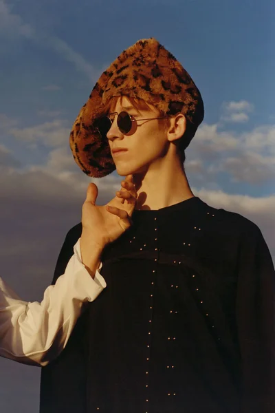 Look 15